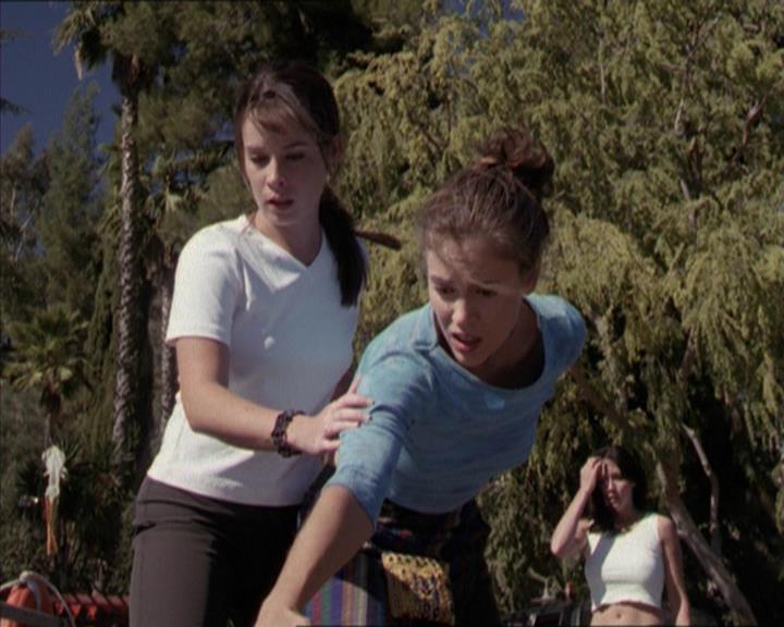 Charmed-Online-dot-net_208P3H200927.jpg