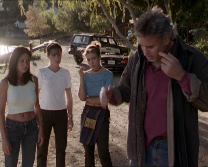 Charmed-Online-dot-net_208P3H201043.jpg