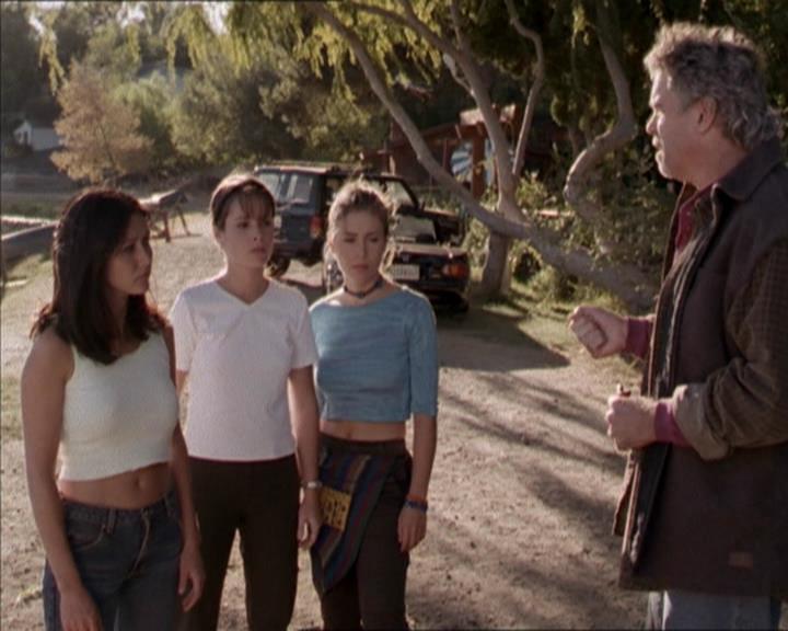 Charmed-Online-dot-net_208P3H201054.jpg