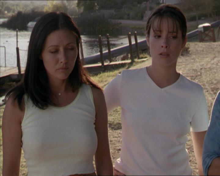 Charmed-Online-dot-net_208P3H201063.jpg