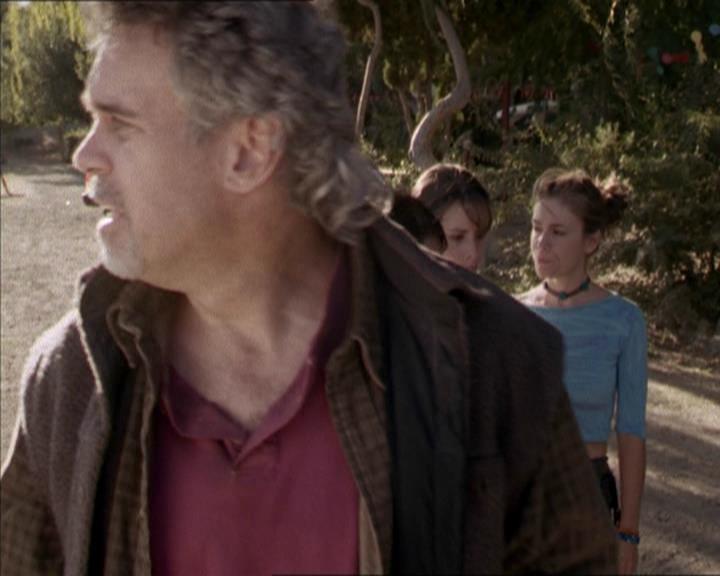 Charmed-Online-dot-net_208P3H201065.jpg