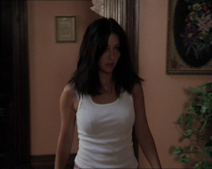 Charmed-Online-dot-net_208P3H201082.jpg
