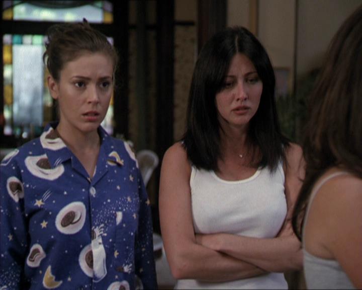 Charmed-Online-dot-net_208P3H201165.jpg