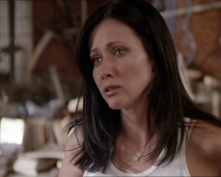 Charmed-Online-dot-net_208P3H201397.jpg