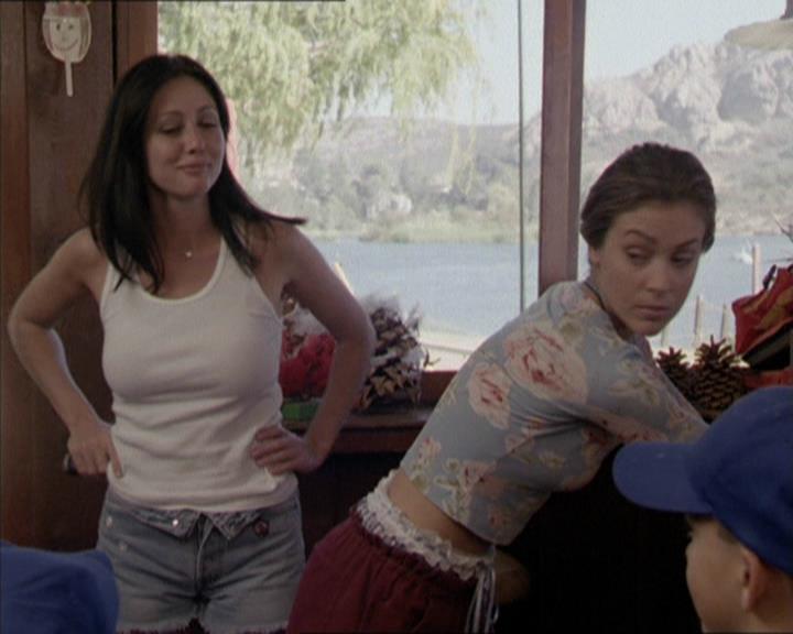 Charmed-Online-dot-net_208P3H201513.jpg