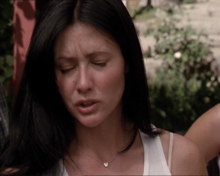 Charmed-Online-dot-net_208P3H201893.jpg