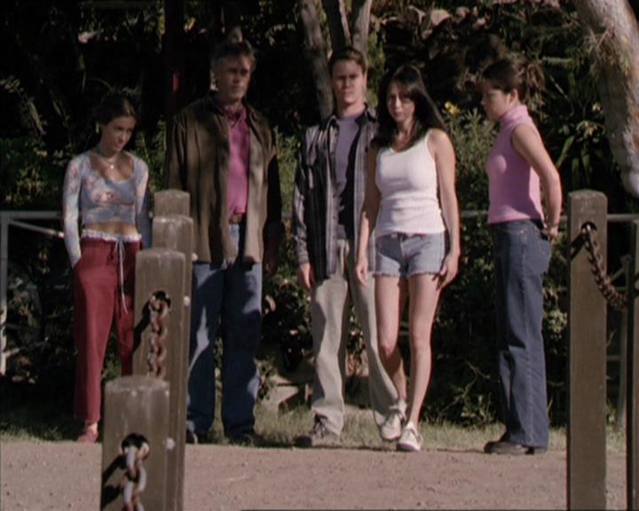 Charmed-Online-dot-net_208P3H201937.jpg