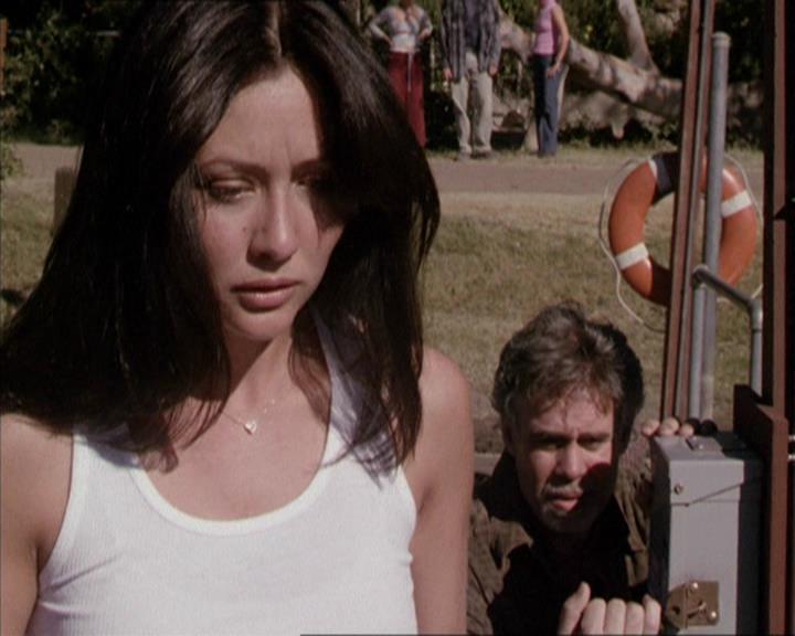 Charmed-Online-dot-net_208P3H201991.jpg
