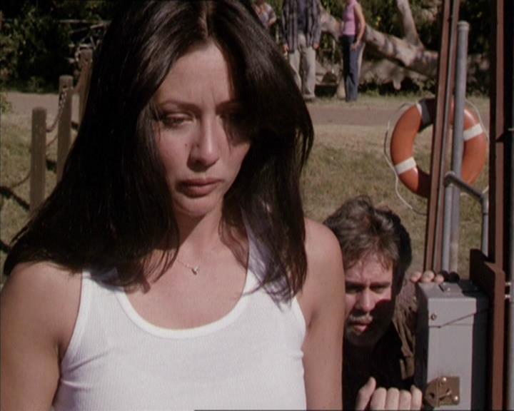 Charmed-Online-dot-net_208P3H201993.jpg