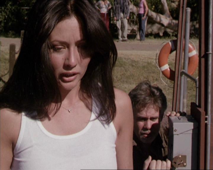 Charmed-Online-dot-net_208P3H201996.jpg
