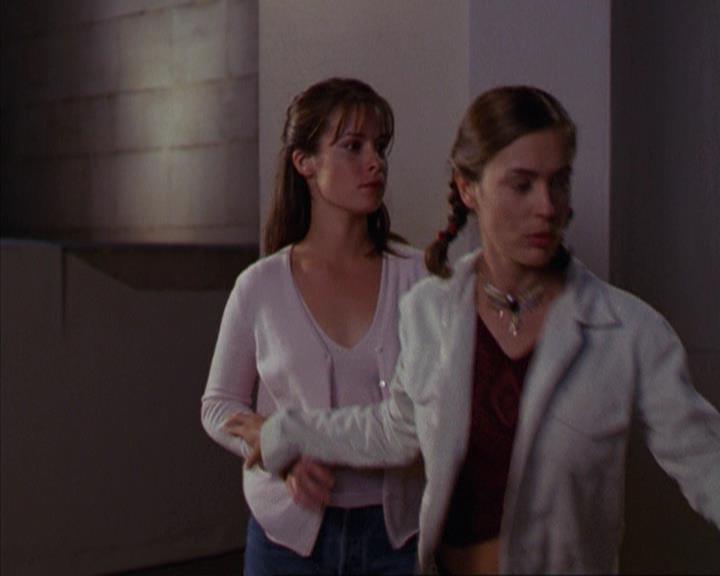 Charmed-Online-dot-net_209MsHellfire2120.jpg
