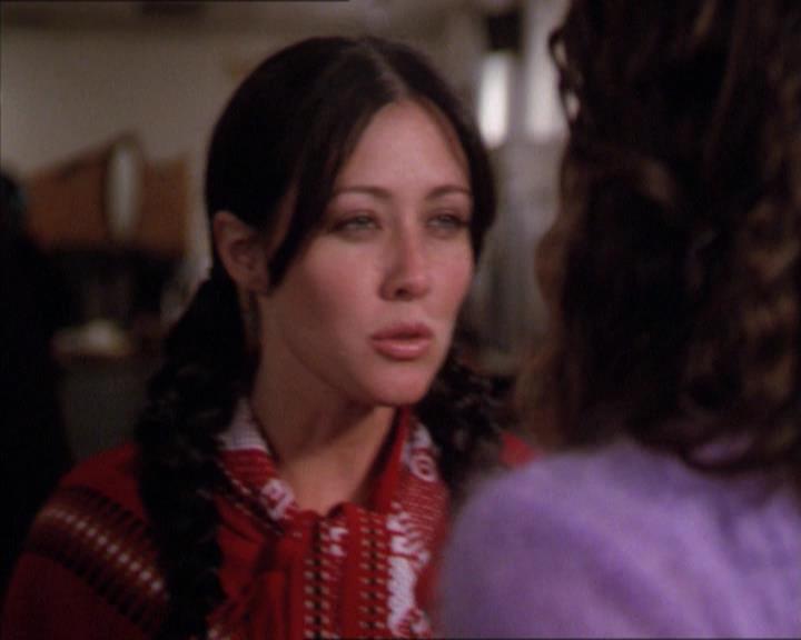 Charmed-Online-dot-210HeartbreakCity0256.jpg