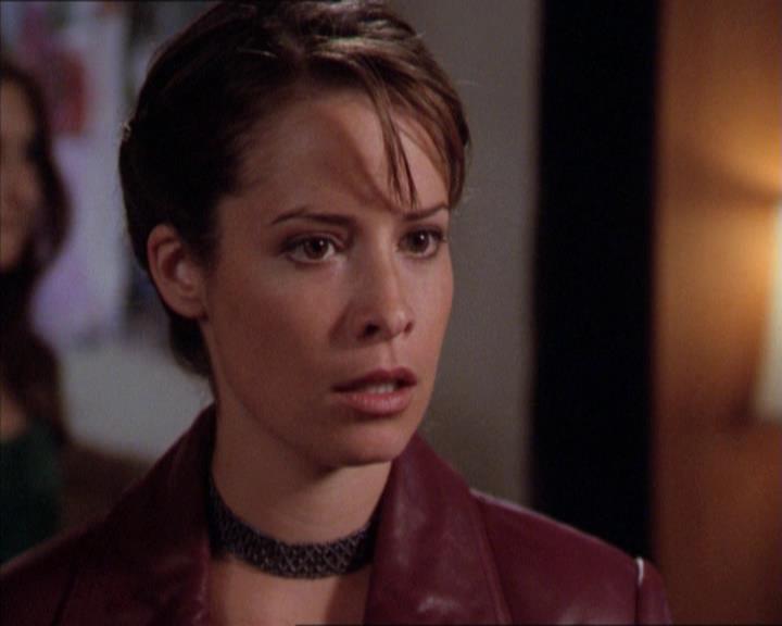 Charmed-Online-dot-210HeartbreakCity0293.jpg
