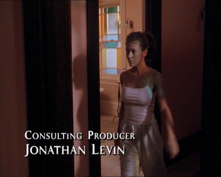 Charmed-Online-dot-210HeartbreakCity0359.jpg