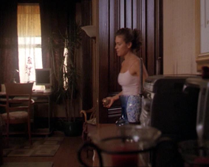 Charmed-Online-dot-210HeartbreakCity0365.jpg