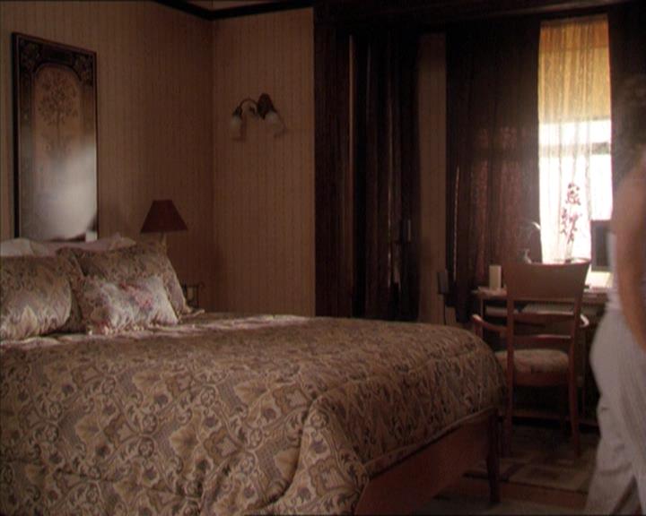 Charmed-Online-dot-210HeartbreakCity0371.jpg