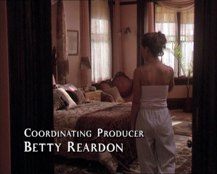 Charmed-Online-dot-210HeartbreakCity0381.jpg