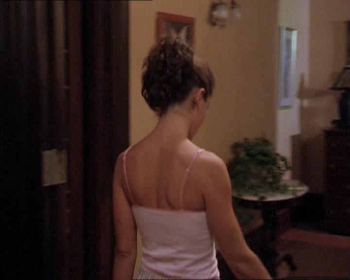 Charmed-Online-dot-210HeartbreakCity0390.jpg