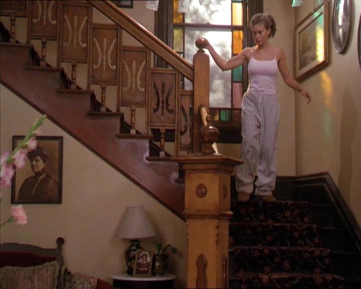 Charmed-Online-dot-210HeartbreakCity0397.jpg