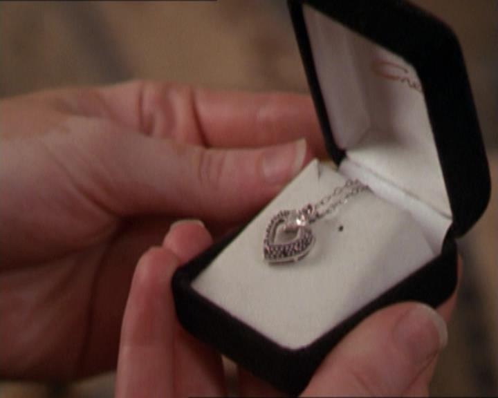 Charmed-Online-dot-210HeartbreakCity0495.jpg
