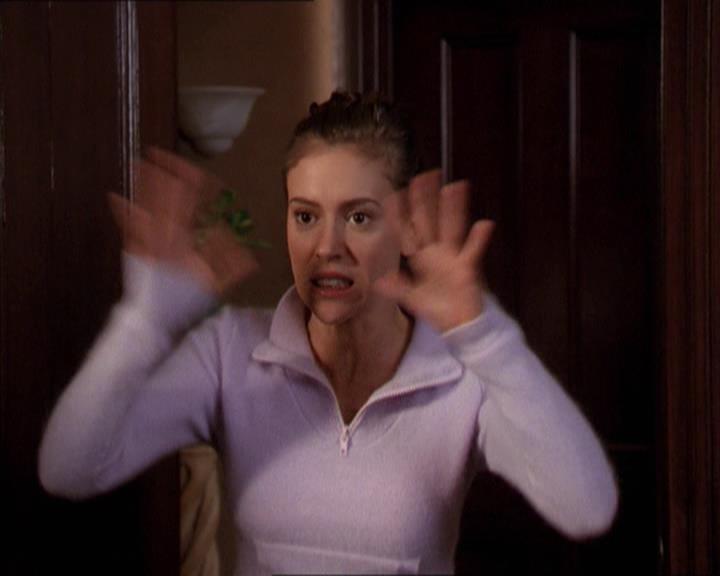 Charmed-Online-dot-210HeartbreakCity0512.jpg
