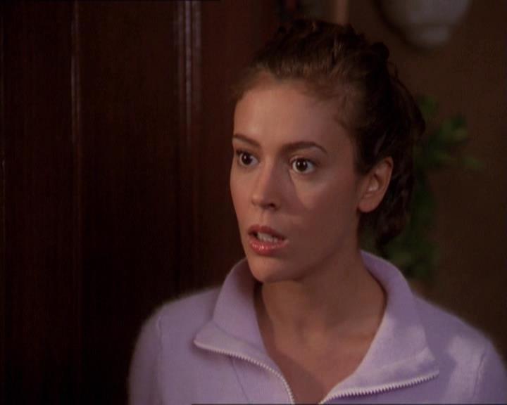 Charmed-Online-dot-210HeartbreakCity0520.jpg