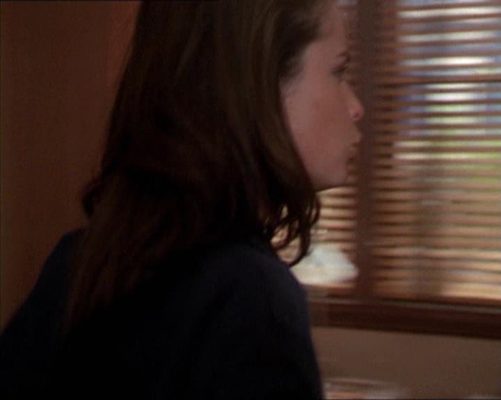 Charmed-Online-dot-210HeartbreakCity0521.jpg