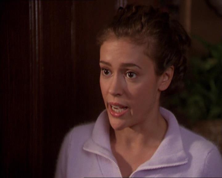 Charmed-Online-dot-210HeartbreakCity0544.jpg