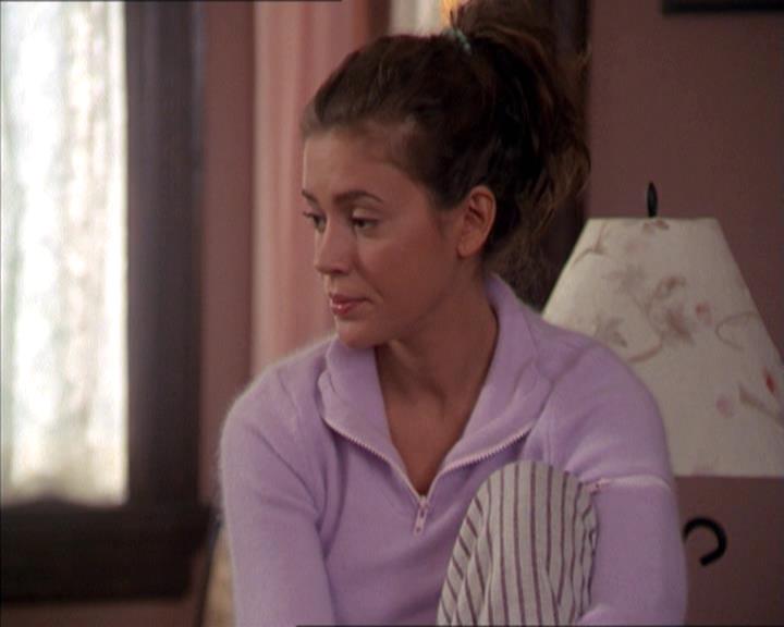 Charmed-Online-dot-210HeartbreakCity0626.jpg