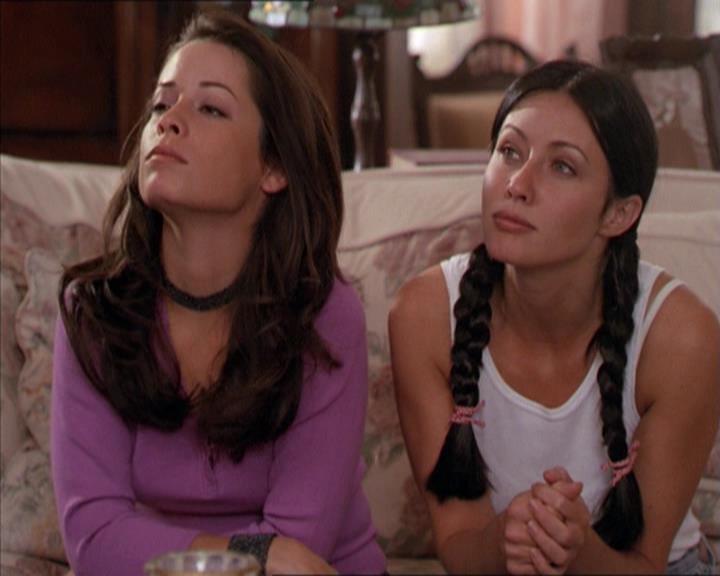 Charmed-Online-dot-210HeartbreakCity0628.jpg