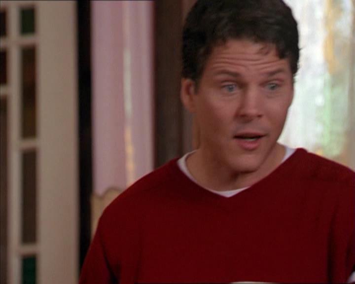 Charmed-Online-dot-210HeartbreakCity0632.jpg