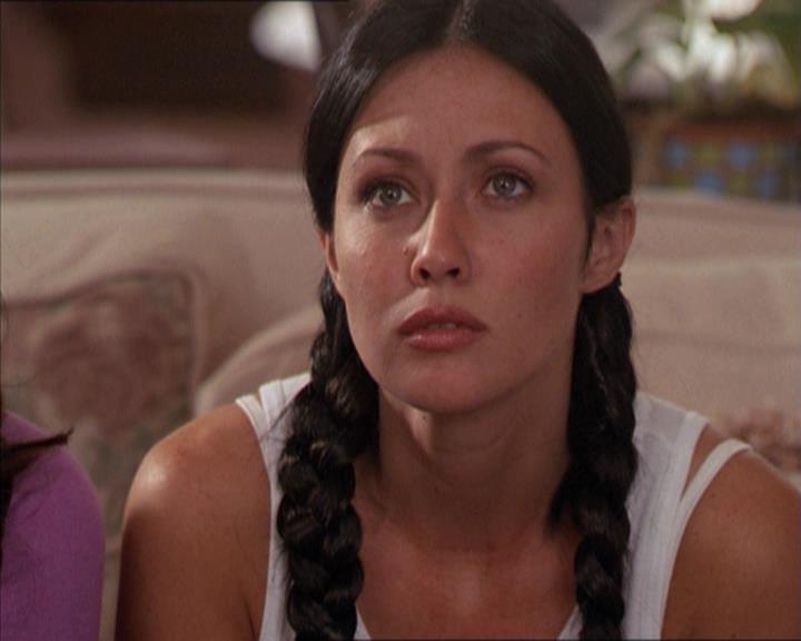 Charmed-Online-dot-210HeartbreakCity0645.jpg