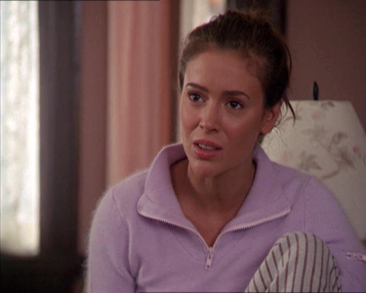 Charmed-Online-dot-210HeartbreakCity0667.jpg