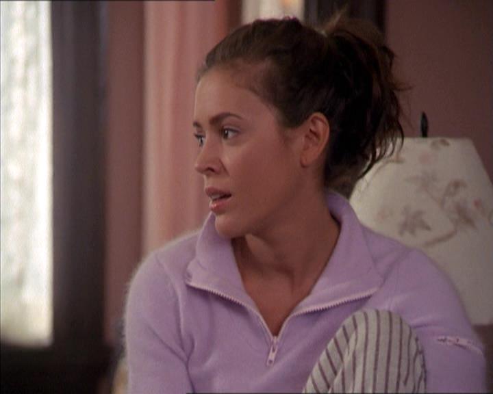 Charmed-Online-dot-210HeartbreakCity0674.jpg