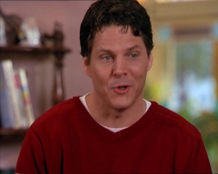 Charmed-Online-dot-210HeartbreakCity0683.jpg