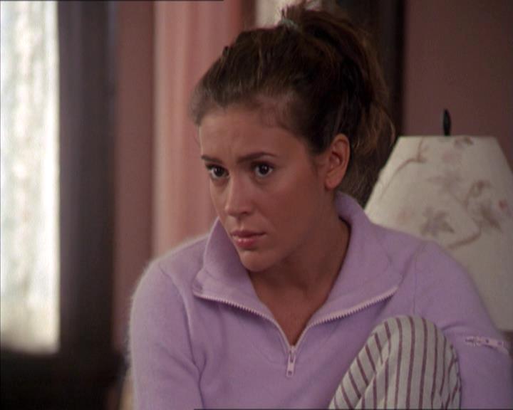 Charmed-Online-dot-210HeartbreakCity0714.jpg