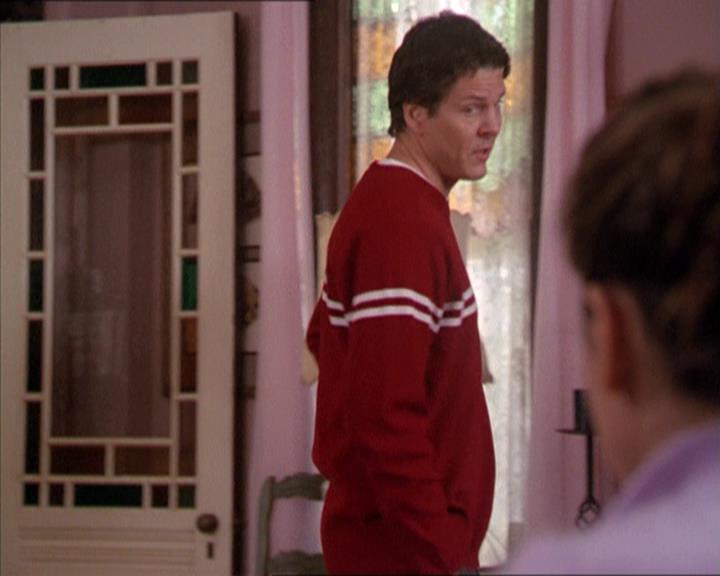 Charmed-Online-dot-210HeartbreakCity0719.jpg
