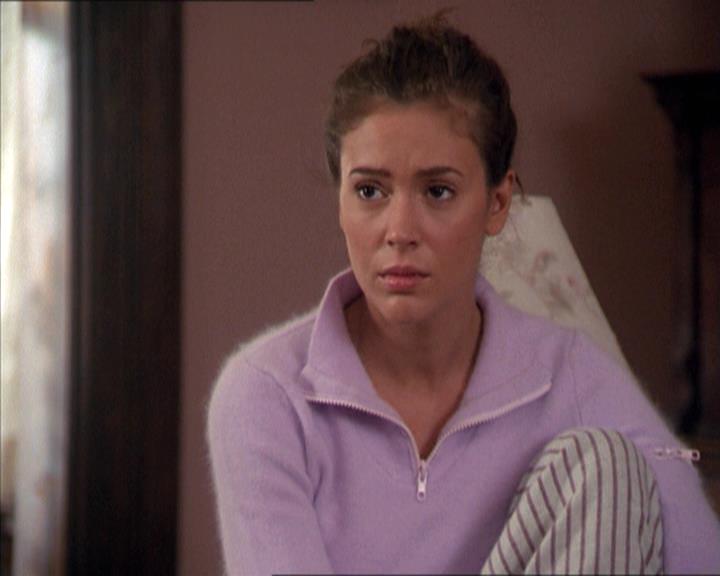 Charmed-Online-dot-210HeartbreakCity0734.jpg