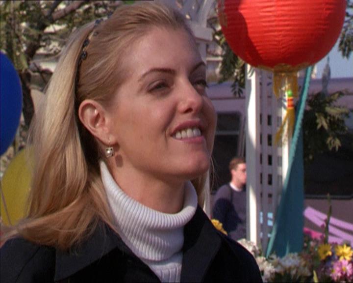 Charmed-Online-dot-210HeartbreakCity0749.jpg