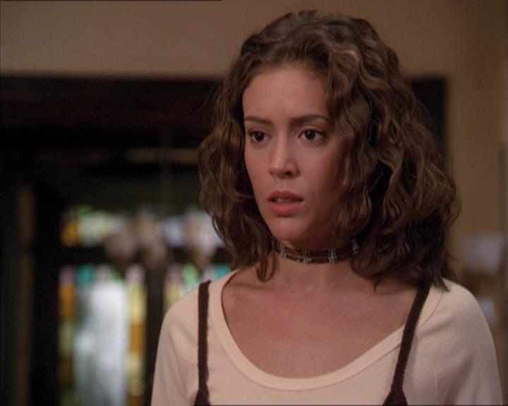 Charmed-Online-dot-210HeartbreakCity0827.jpg