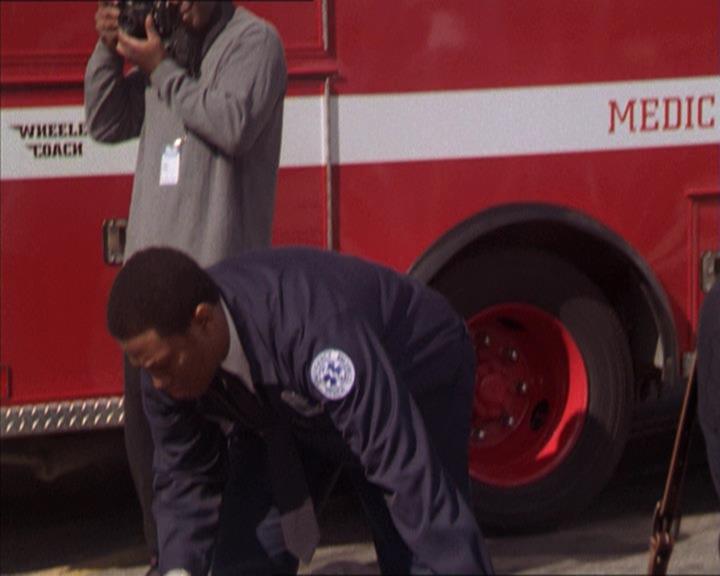 Charmed-Online-dot-210HeartbreakCity0835.jpg