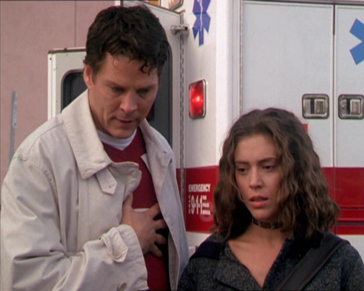 Charmed-Online-dot-210HeartbreakCity0859.jpg