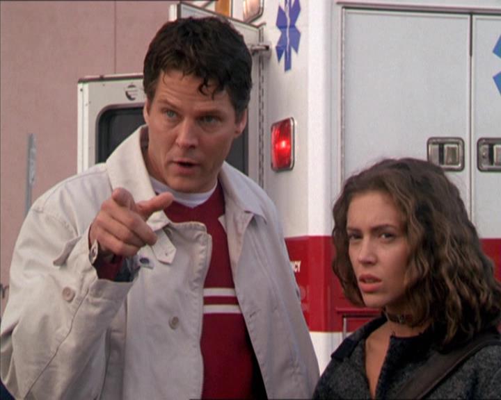 Charmed-Online-dot-210HeartbreakCity0878.jpg