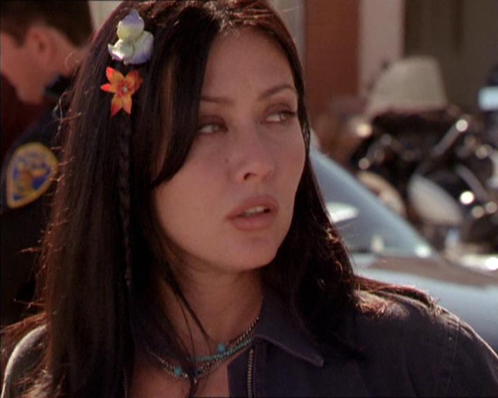 Charmed-Online-dot-210HeartbreakCity0879.jpg