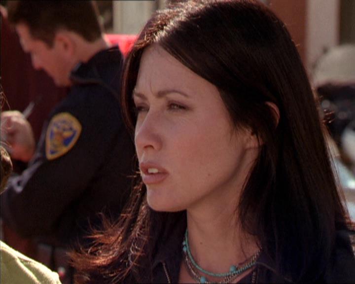 Charmed-Online-dot-210HeartbreakCity0881.jpg