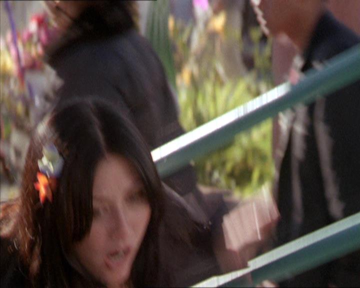 Charmed-Online-dot-210HeartbreakCity0895.jpg