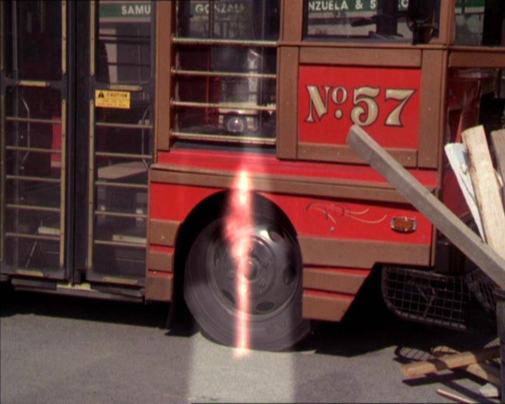 Charmed-Online-dot-210HeartbreakCity0898.jpg