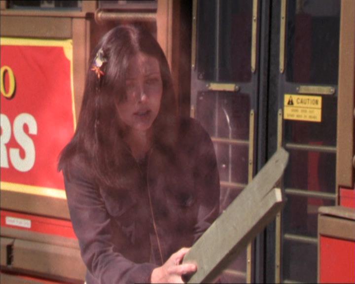 Charmed-Online-dot-210HeartbreakCity0909.jpg