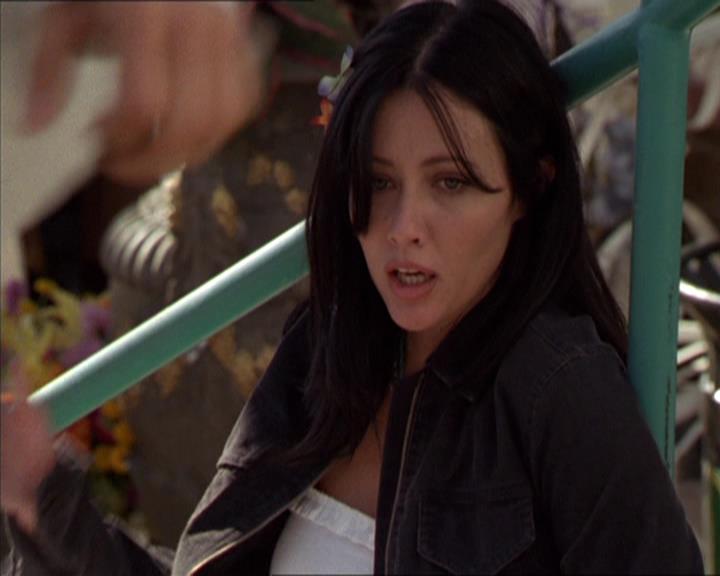Charmed-Online-dot-210HeartbreakCity0929.jpg