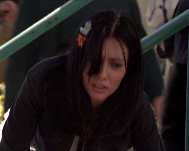 Charmed-Online-dot-210HeartbreakCity0931.jpg